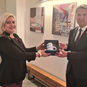 Honorarkonsul Czernich trifft bayerische Staatsministerin Melanie Huml