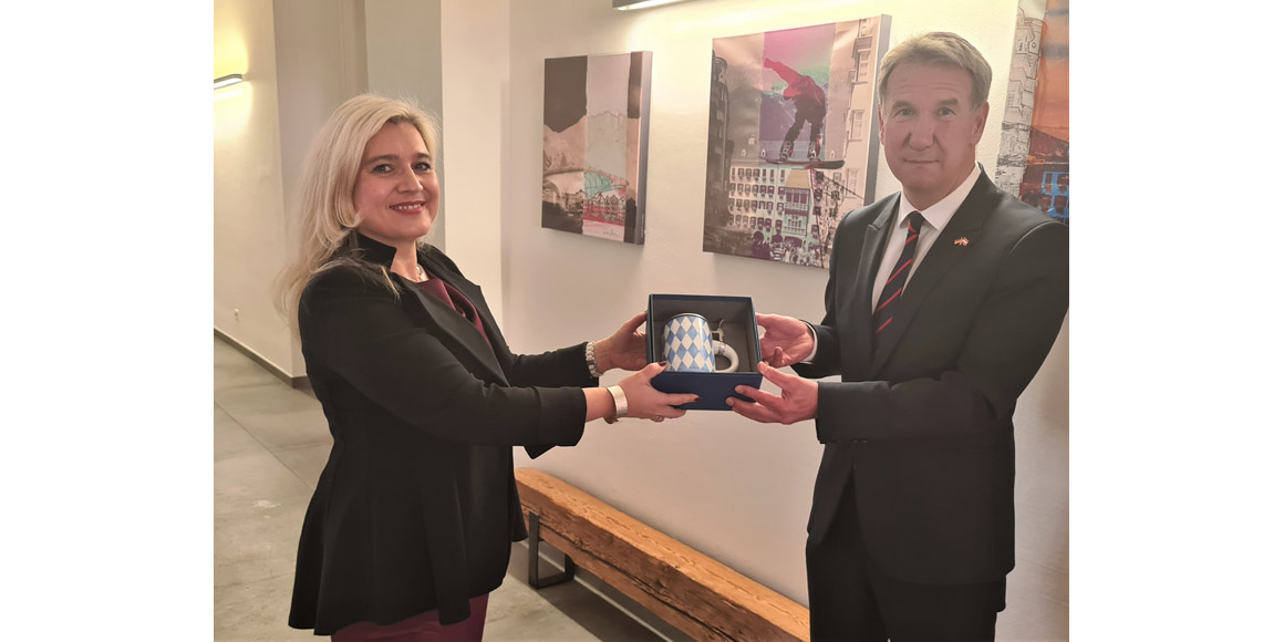 Honorarkonsul Czernich trifft bayerische Staatsministerin Melanie Huml